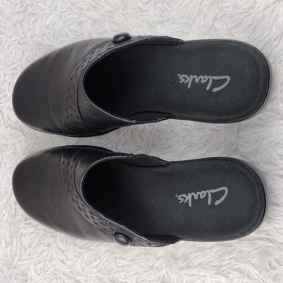 Clarks Black Leather Faux Button Strap Closed Toe Mid Heel Slip On Clog Shoe - Picture 6 of 16